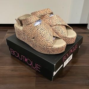 NEW - Corkys brown speckled Marseille wedge sandals (Size 10)